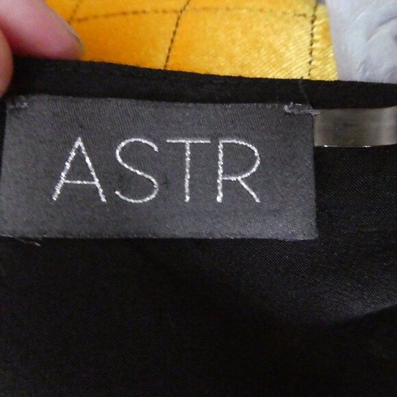 ASTR Silk Blend Sleeveless Blouse Sheer Panel Top Crochet Lace Black Open Back - Picture 7 of 10